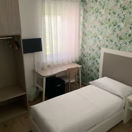 Flore Bed & Breakfast *