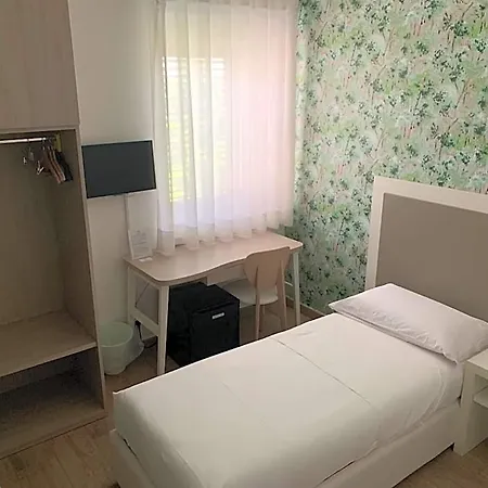 Flore Nocleg ze śniadaniem Torre Maggiore